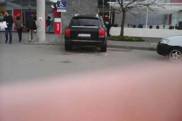 Grăbit sau nesimțit? Judecați după fotografie - FOTO