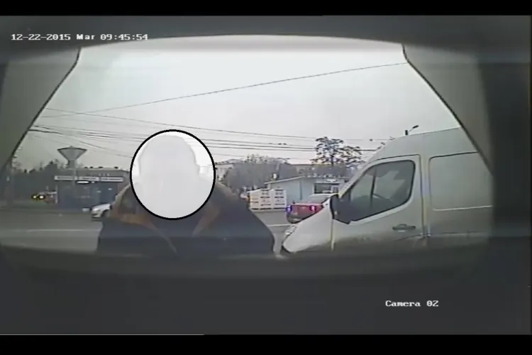 Bărbat căutat de polițiști după ce l-a lăsat pe un clujean fără câteva mii de lei. L-ați văzut? FOTO