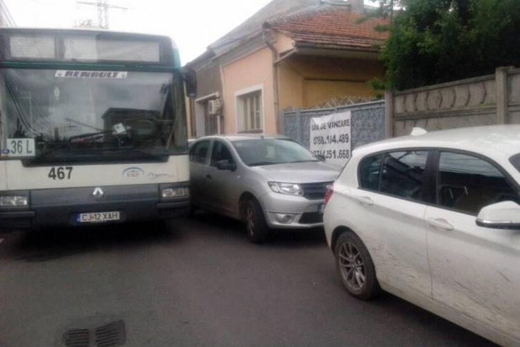 Autobuz blocat pe strada Iașilor, din centrul Clujului - FOTO
