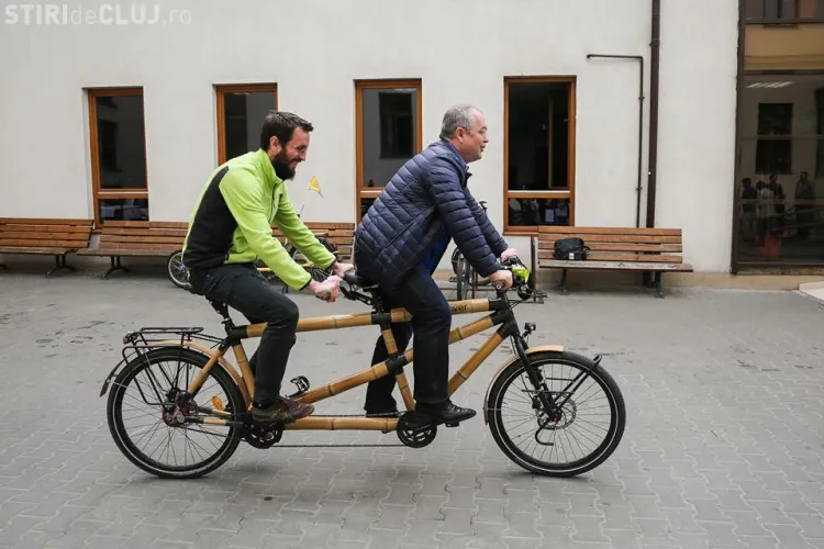 Primarul Emil Boc, vizitat de bicicliștii din Viena, care fac un tur european - FOTO