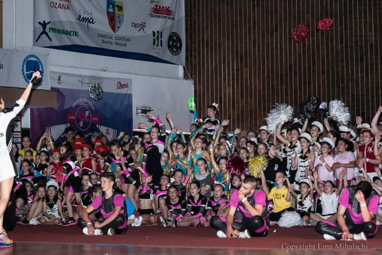 Majoretele din Cluj au dominat autoritar Concursul Național de Majorete