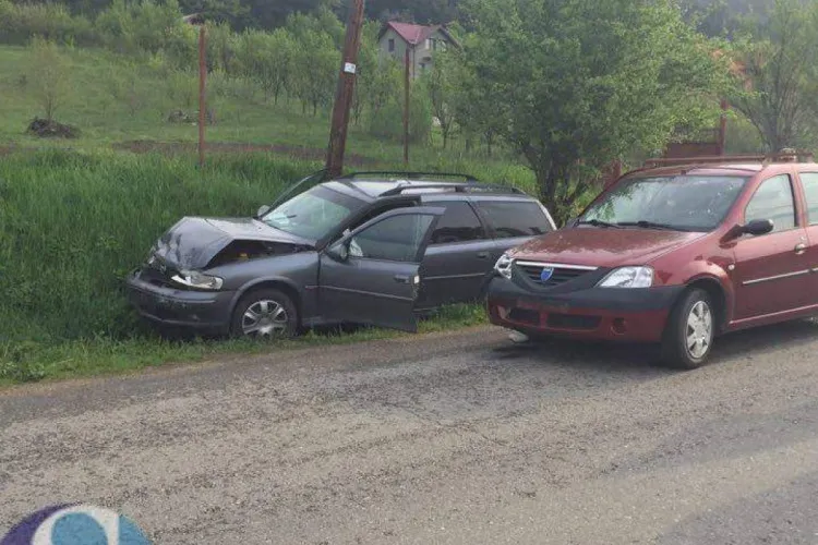 Un șofer clujean, de 74 de ani, a cauzat un accident rutier și a ajuns la spital FOTO