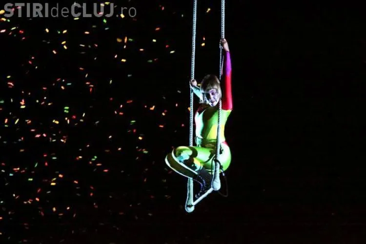 Acrobaţii în Piața Unirii, la 45 de metri înălţime - VIDEO