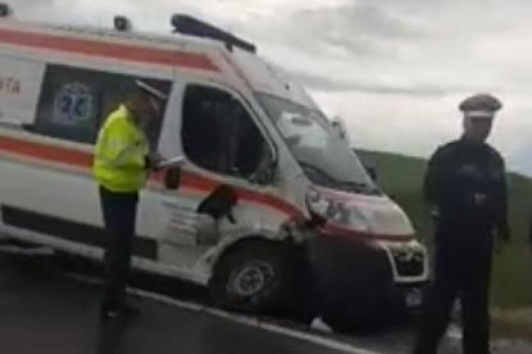 Nou accident pe drumul Turda - Cluj! O ambulanță a fost implicată - VIDEO