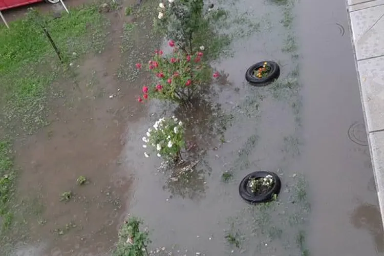 Prezență slabă la vot în Florești. Ploaia torențială a speriat lumea - VIDEO