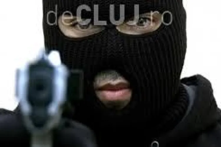 Tentativă de jaf la o bancă din România! Cum a încercat un hoț să fure banii din bancă