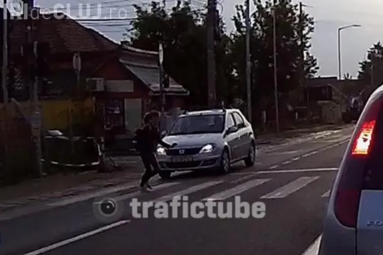 Șofer inconștient în Florești. Fetița a luat-o la fugă pentru a nu fi lovită de o mașină - VIDEO