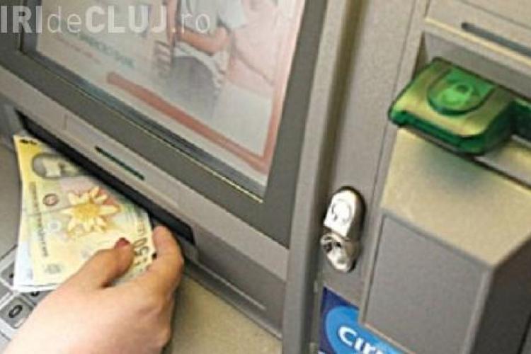 Cluj: O ”păpușă” de 22 de ani i-a furat unui clujean banii din bancomat