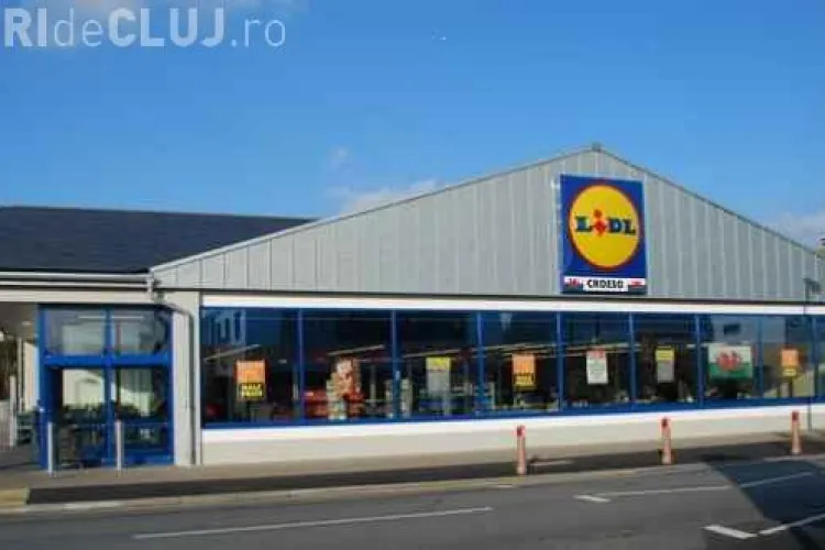 Lidl susține că raftul nu a căzut în capul clujencei