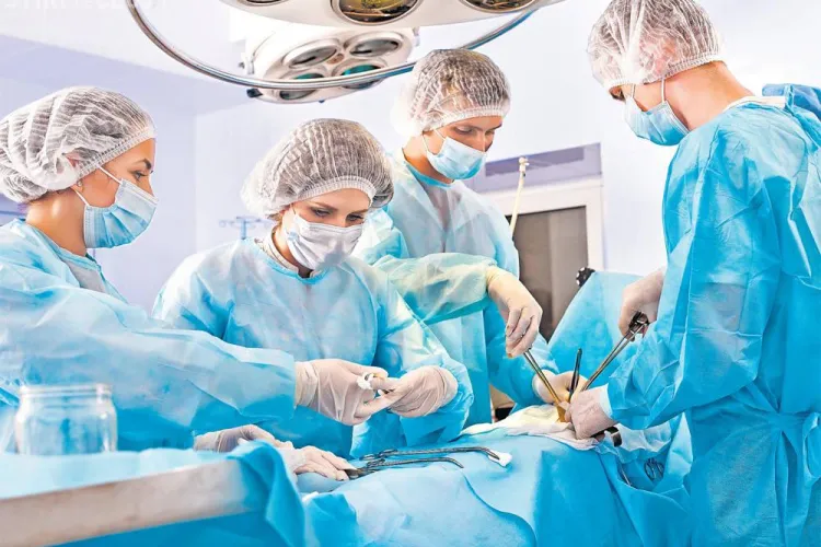 82,3% dintre tinerii medici sunt la un pas să emigreze