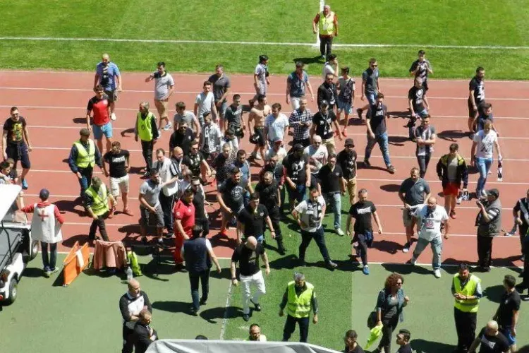 Scandal MONSTRU la meciul U Cluj - Olimpia Satu Mare. E TRIST