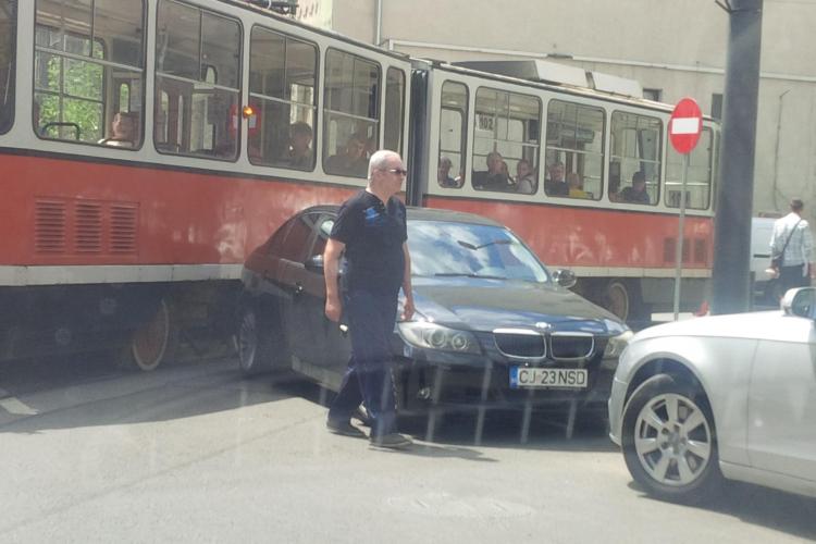 BMW-istul care a blocat circulația tramvaielor în Piața Gării, depistat de polițiștii clujeni