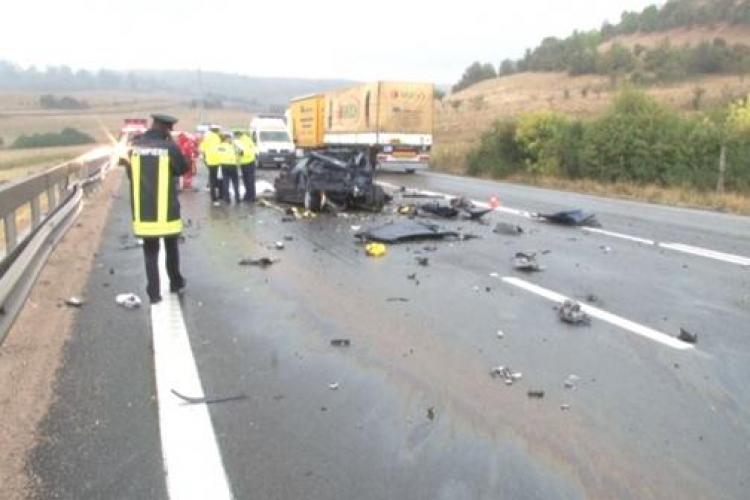 Accident grav la Căpușu Mare. Șoferul unei autoutilitare a făcut prăpăd pe drum