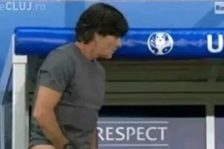 Antrenorul Germaniei, Joachim Low, în ipostaze dezgustătoare. Ce face cu mâna în timp ce e filmat - VIDEO