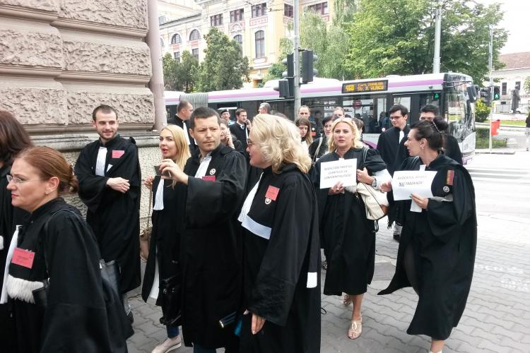 Protest al avocaților din Cluj, după scandalul ”imunității absolute” - VIDEO