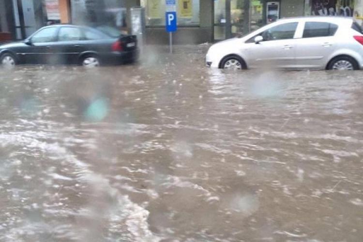 Pompierii clujeni luați cu asalt după inundațiile din Cluj-Napoca și Florești