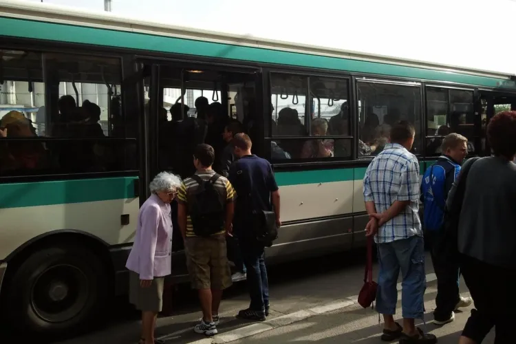 În centrul Clujului apare o nouă bandă dedicată transportului în comun - FOTO