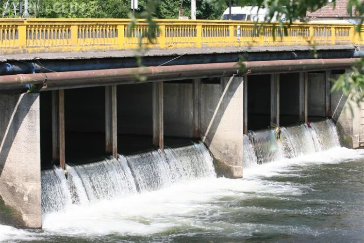 Descoperire macabră la podul din Grigorescu, în râul Someșul Mic