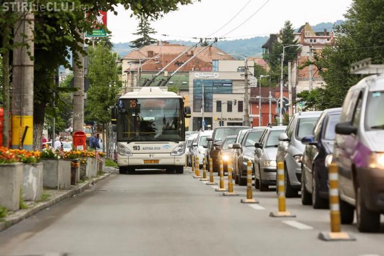 Bandă dedicată mijlocelor de transport în comun în Piața Ștefan Cel Mare, din Cluj. Ce anunță Primăria