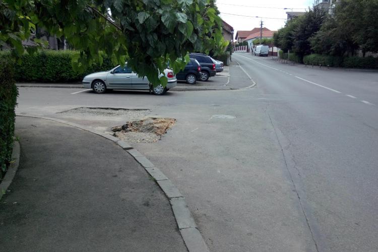 Capcană pe un drum din cartierul Gheorgheni: Șoferii să fie precauți - FOTO