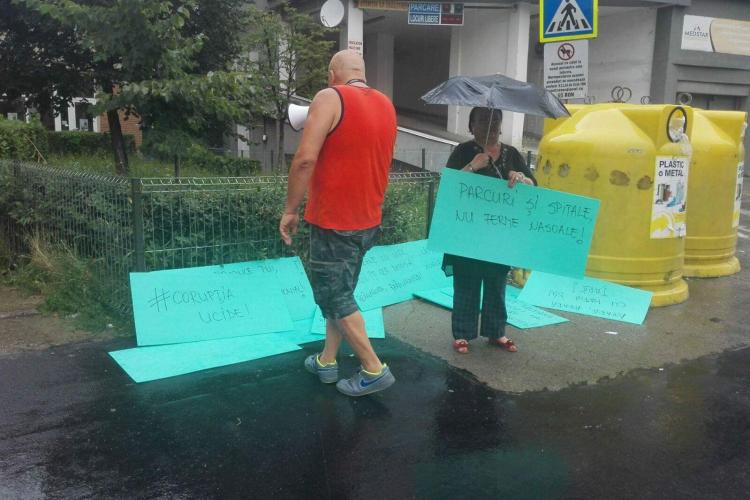 Protest împotrvia fermei de pui din Florești. Doar câteva persoane s-au prezentat FOTO