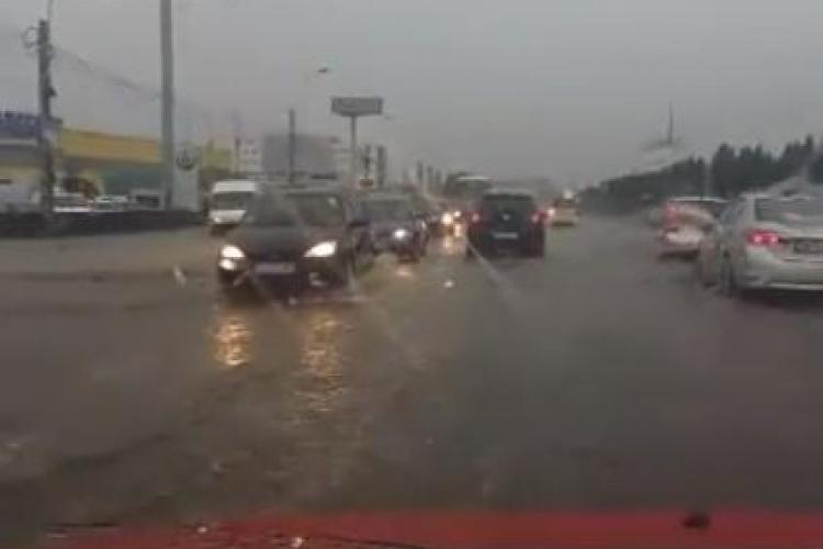 Inundații la intrare în Cluj-Napoca, după furtuna de duminică - VIDEO