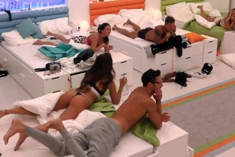 Au făcut sex la ”Insula iubirii”, de față cu toți colegii