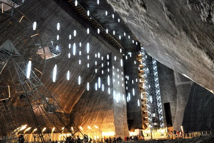 Dramă la Salina Turda. Un bărbat s-ar fi aruncat într-un puț de aerisire al Salinei