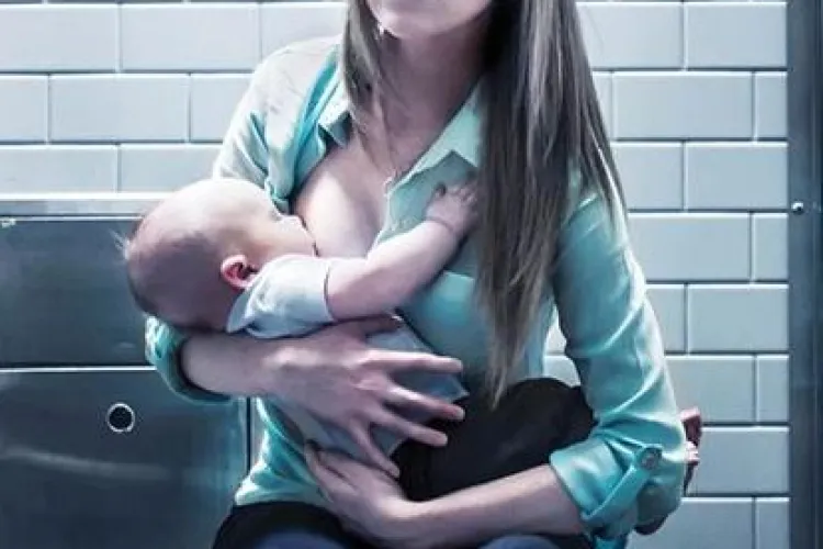 Alăptarea copiilor în public nu este ILEGALĂ. Mesajul DUR al unei mame, după ce la Hotelul Ramada mamele au fost trimise la WC