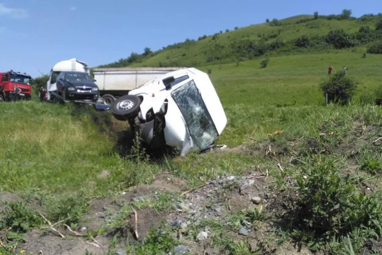 Accident GROAZNIC la Cluj! O persoană a murit, iar alte cinci au ajuns la spital FOTO/VIDEO
