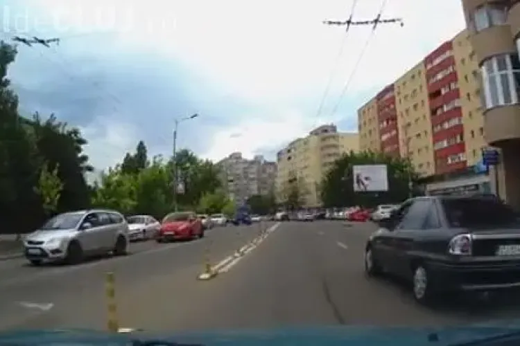 Calmul ardelenesc e un MIT! Șicanări într-un sens giratoriu din Cluj-Napoca - VIDEO