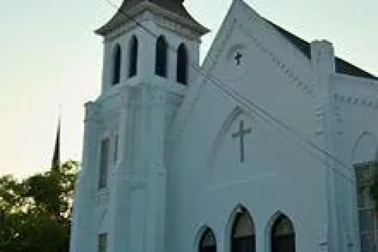 Franța din nou sub teroare. Doi bărbați au luat mai mulți ostatici într-o biserică