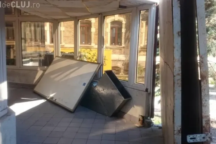 Bătaie de joc la Laboratorul de Rezonanță Magnetică de la Cluj. Nu e CIUDAT că la privat totul merge strună? - FOTO