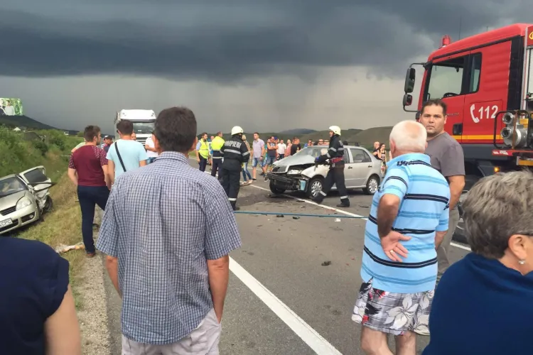 Accident între Gilău și Căpuș. Șase persoane au fost rănite - FOTO