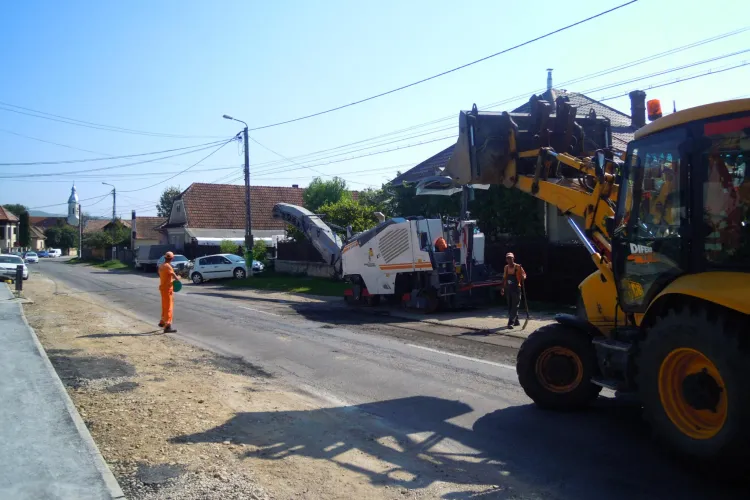 În Cluj, se lucrează pe 42 de km de drumuri județene - FOTO