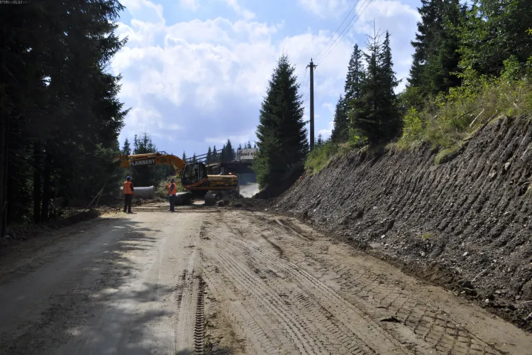 Investiţie de amploare pe drumul Muntele Băişorii – Muntele Mare, spre pârtia de schi Buscat