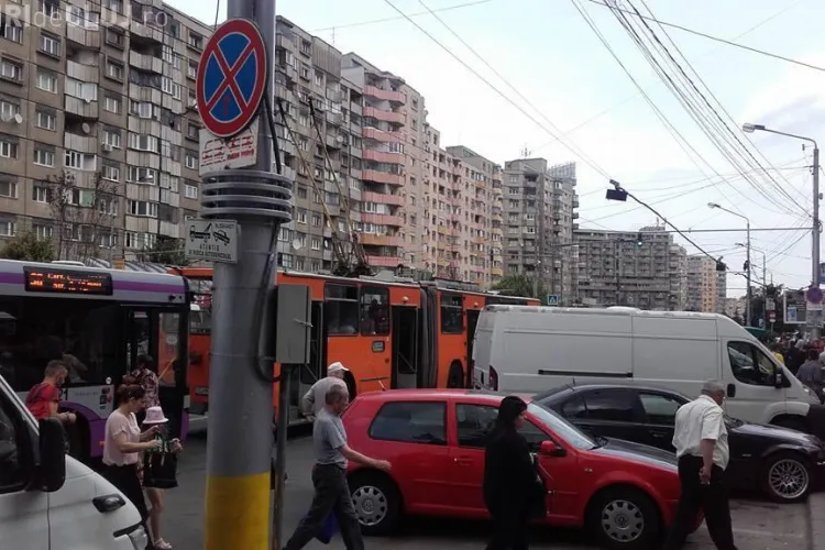 Clujenii continuă să LAUDE sistematizarea circulației din Piața Mărăști: Cineva totuși gândește...