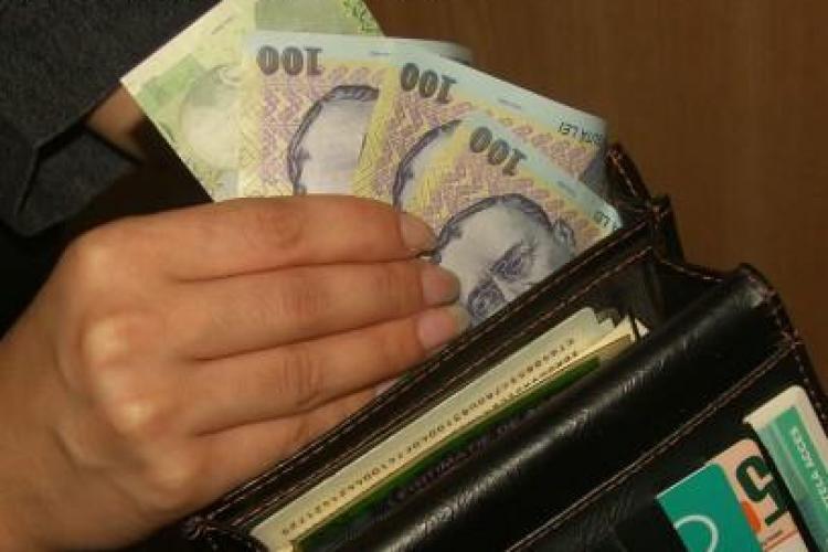 Ce a pățit o româncă ce și-a uitat portofelul cu bani la Fisc