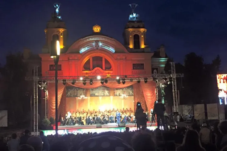 Spectacol de Operă în Piața Avram Iancu