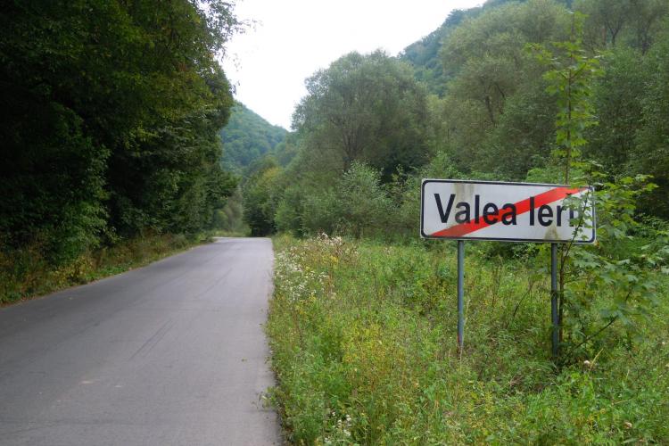 A fost asfaltat şi ultimul sector de pe drumul Băişoara – Valea Ierii - FOTO