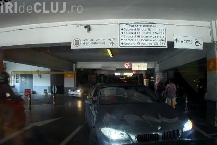 Cum a fost pus la respect un șofer cu BMW, în parcare la Iulius Mall Cluj - VIDEO