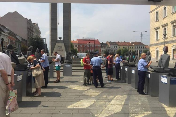Campania "Trișezi centura, păcălești viața", la Cluj. Se organizează o expoziție sumbră pe Eroilor