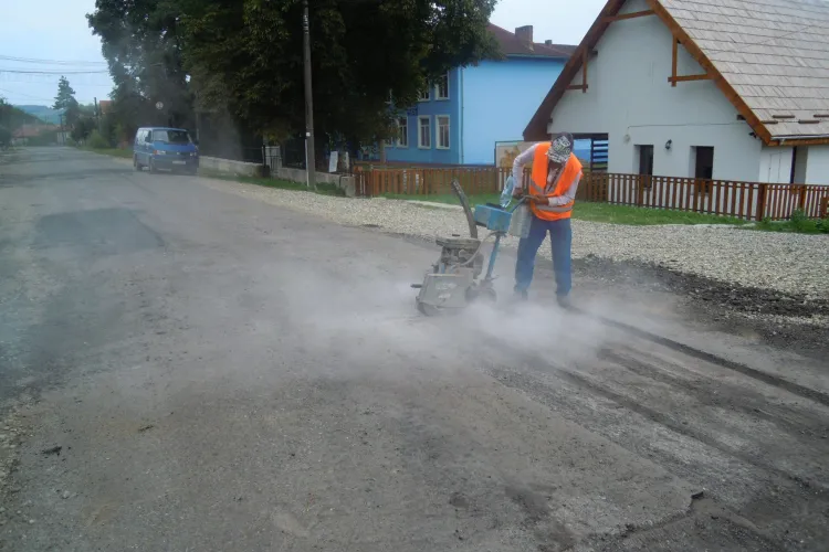 Au început lucrările de reparație pe drumul judeţean DJ 109 Răscruci – Borşa – Vultureni - Aşchileu