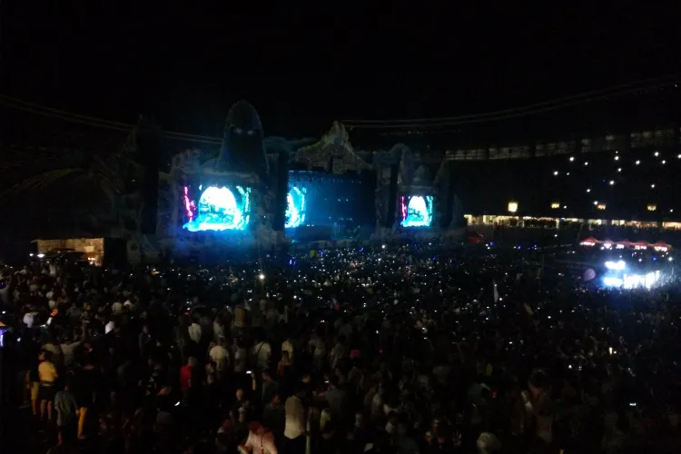 Regele Armin a făcut SHOW pe Cluj Arena. Câți spectatori au fost - VIDEO