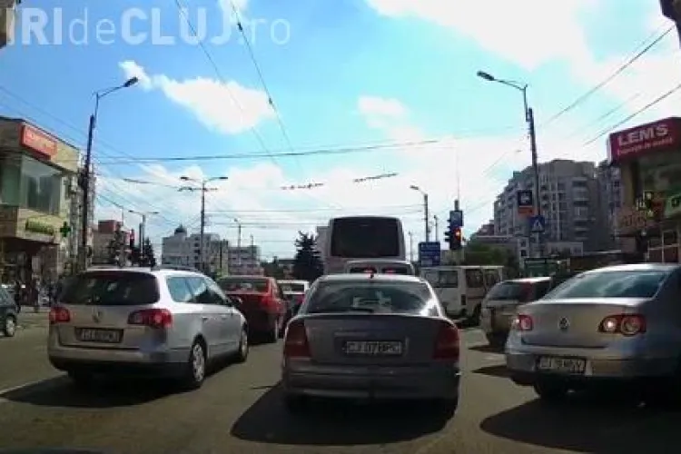 Caz școală de tamponare la Cluj! Atenție ZERO la trafic - VIDEO