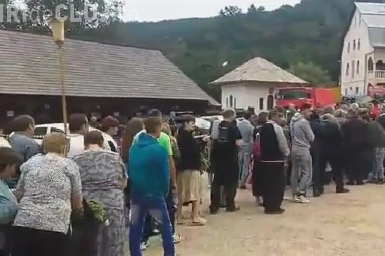  Peste 30.000 de credincioși s-au adunat la Mânăstirea Nicula, pentru a sărbători Adormirea Maicii Domnului VIDEO