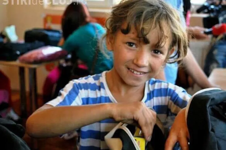 Clujenii strâng donații pentru a cumpăra rechizite elevilor de la școala din Săcuieu