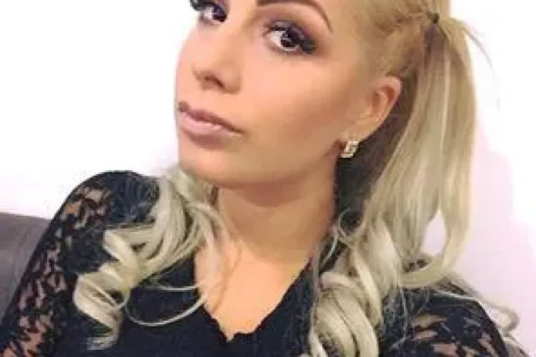 Cântăreață UMILITĂ în direct la Antena 1. Răzvan Simion: Prostia e o boală VIDEO