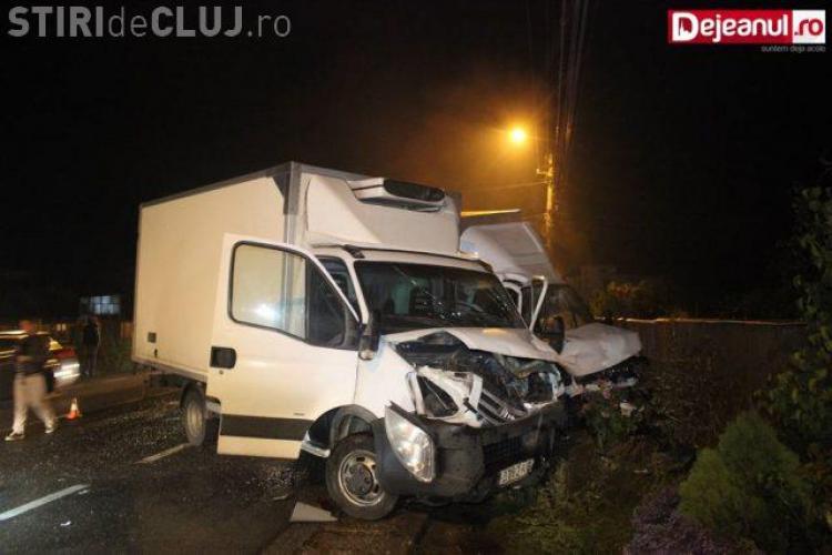 Accident cu două victime pe un drum din Cluj! Două autoutilitare s-au lovit violent VIDEO
