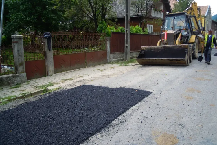 Lucrări de întreţinere pe drumul judeţean DJ 107J Valea Ierii – Caps 